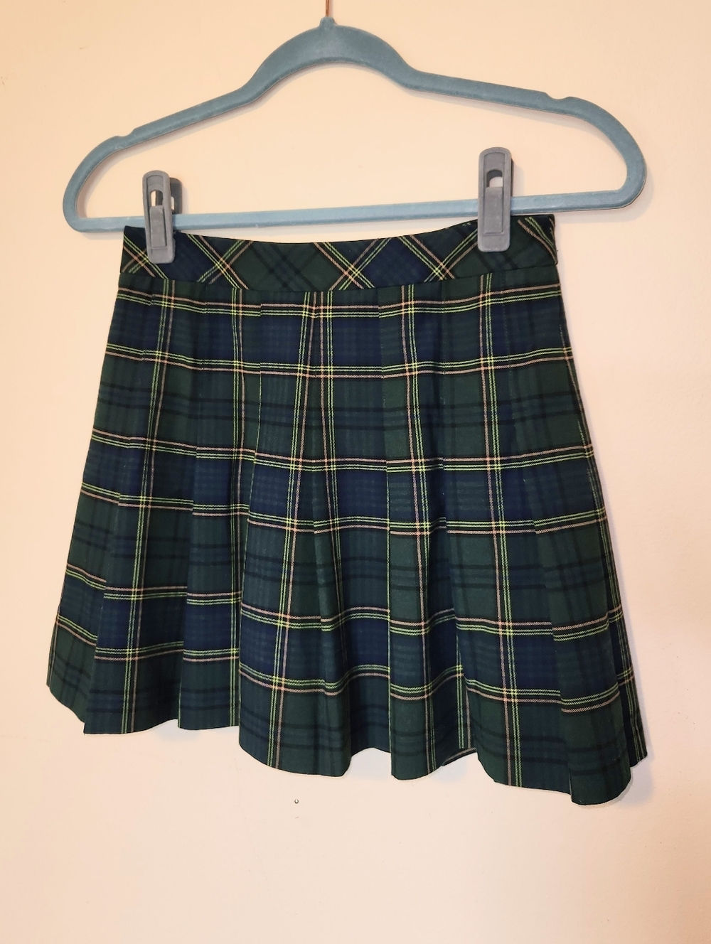 Aritzia Sunday Best Green and Navy Plaid Pleated Skirt
